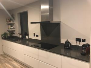 Satinet Quartz Worktop, Upstands & Splashback