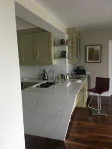20mm Venatino Quartz Worktop, Wall Cladding & Mitred Gable