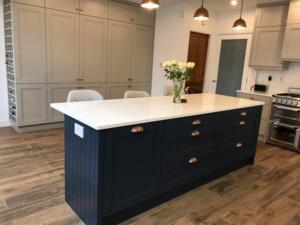 Valley White Quartz Island Top