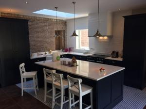 Cararra Quartz Worktop & Upstands