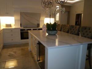 Calacatta Quartz Worktop & Splashbacks