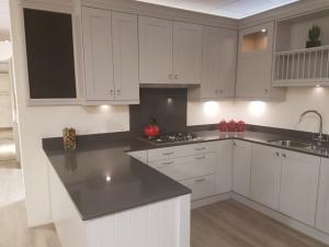 Satinet Quartz Worktop
