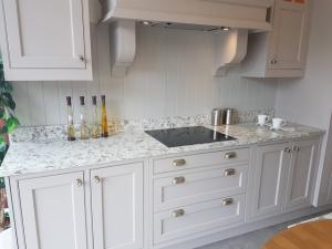 Serra Quartz Worktop & Upstands