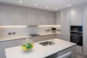 20mm Valley White Quartz Worktop & Wall Cladding