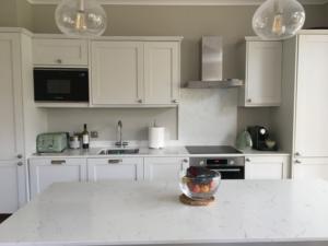 20mm Bianco Venato Quartz Worktop, Upstands & Splashback