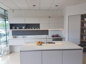 Venatino Quartz Worktop, Upstands & Splashback
