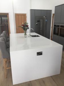 Silver White Quartz Island Top & Gables